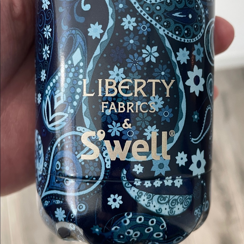 Liberty Fabrics x S’well “Marky” for Starbucks 17oz (17 ounces) Bottle - Unused - Picture 3 of 4